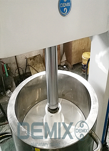 液壓升降擠出系統(按主機配做) 液壓升降擠出系統(按主機配做)